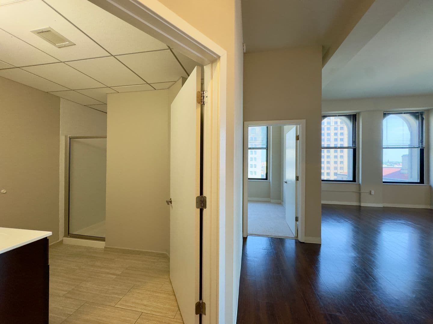 Baltimore Apartment: 10 N Calvert St