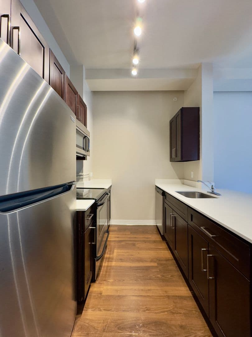 Baltimore Apartment: 10 N Calvert St