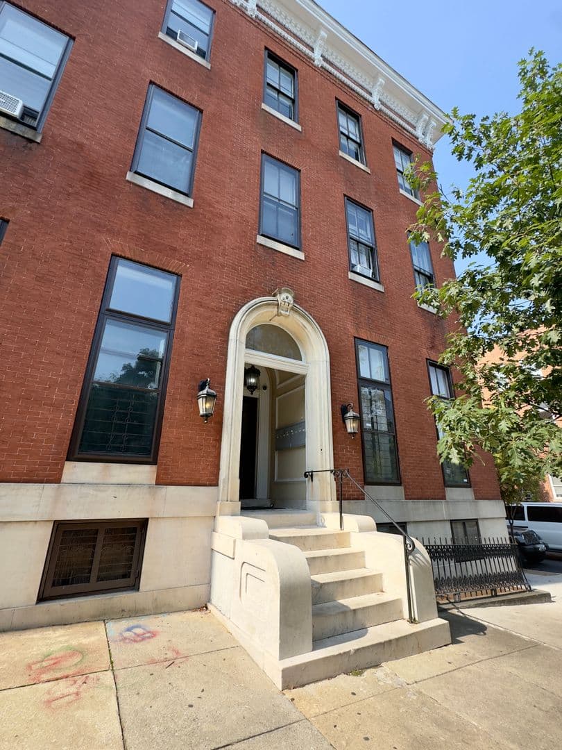 Baltimore Apartment: 1322-1324 Eutaw Pl