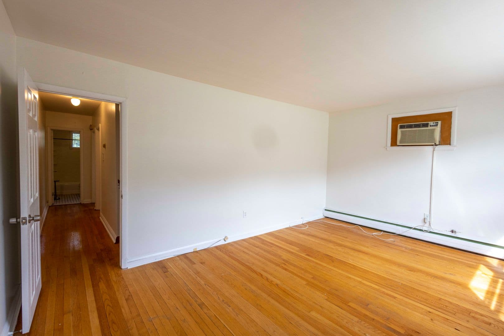 Baltimore Apartment: 4806 Sipple Ave