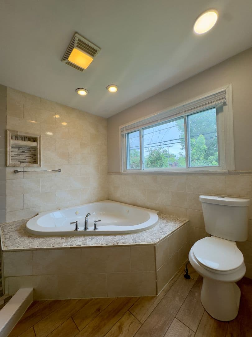 Parkville House: 8320 Old Harford Rd