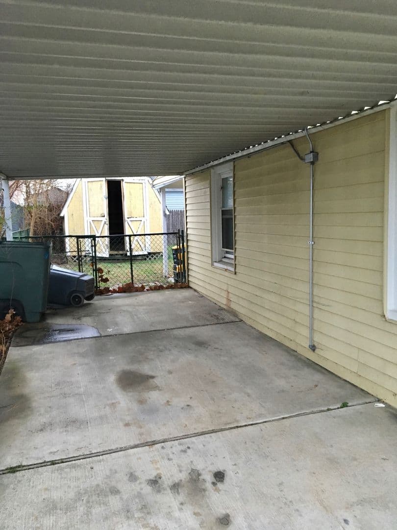Dundalk House: 3503 Sollers Point Rd