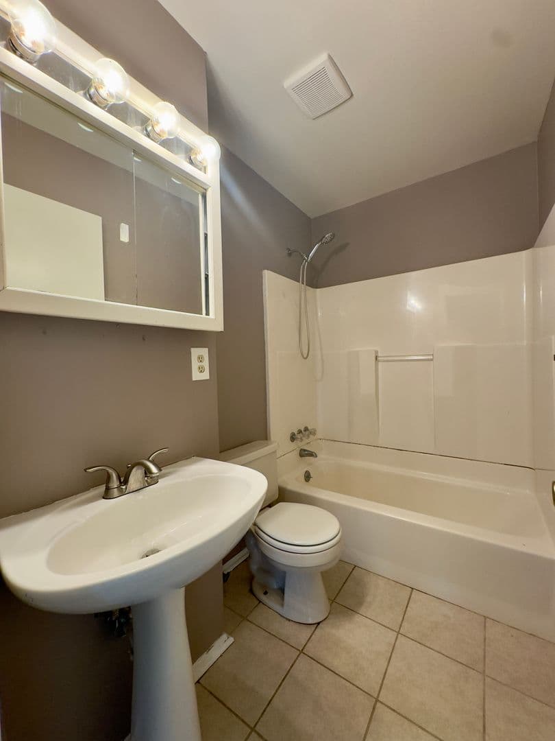 Edgewood Townhome: 1830 Eloise Ln