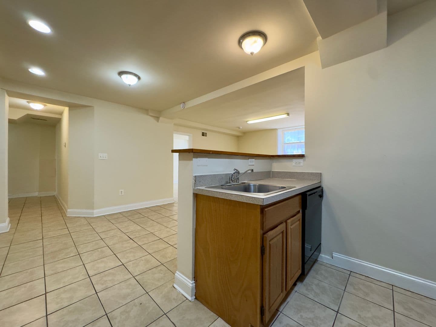 Baltimore Apartment: 2401 Brookfield Ave