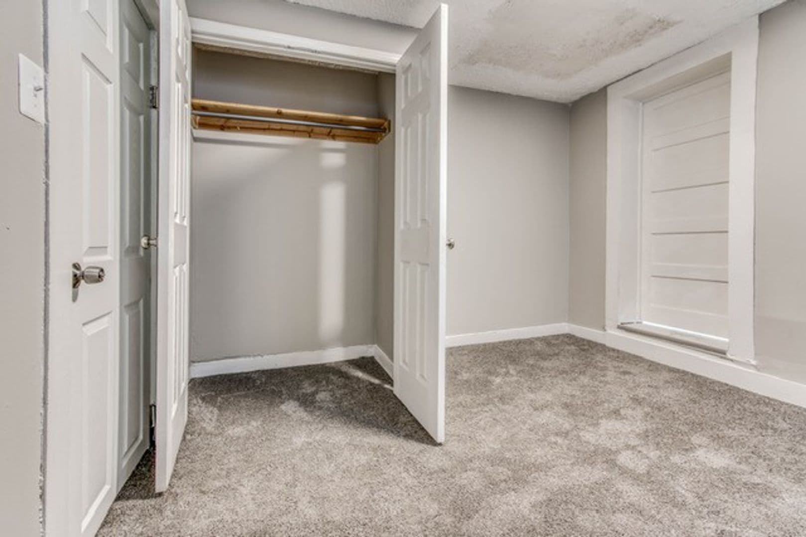 Baltimore Apartment: 102 S Wolfe Street