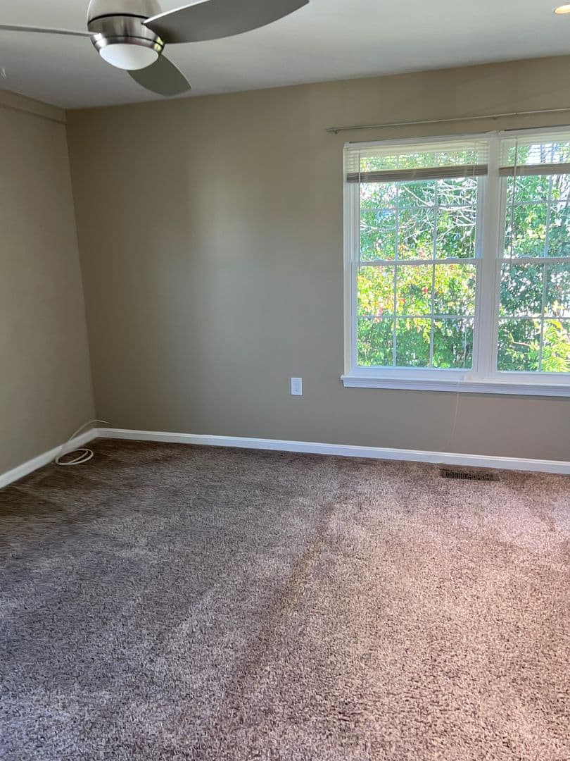 Nottingham Townhome: 14 Minte Dr