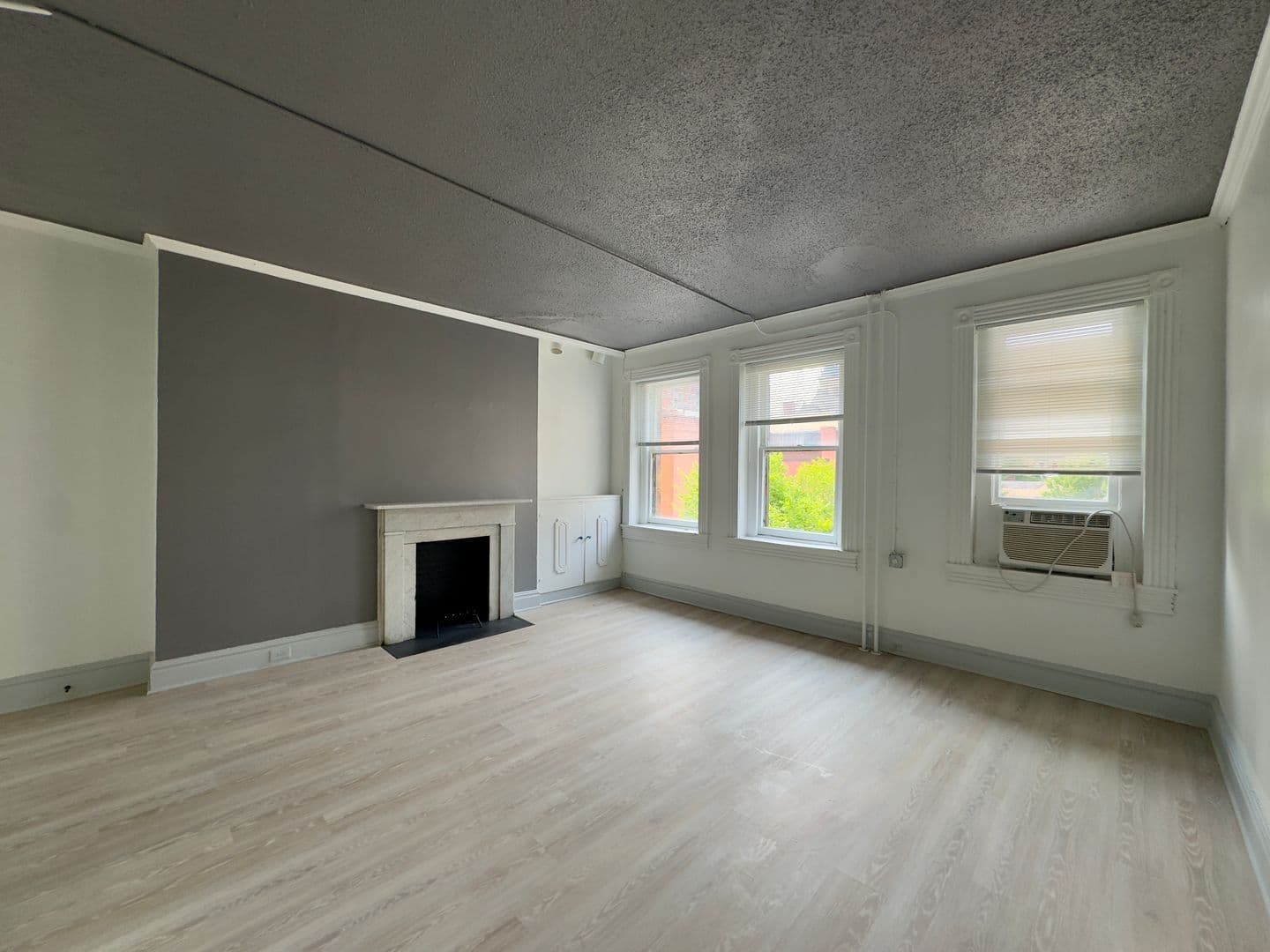 Baltimore Apartment: 4 & 10 E Biddle Street