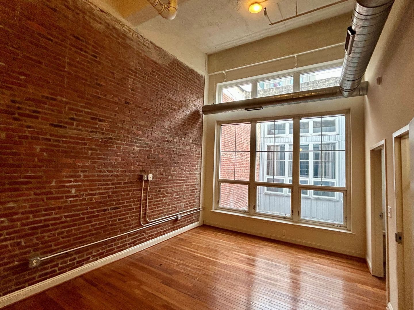 Baltimore Apartment: 311 W Baltimore St