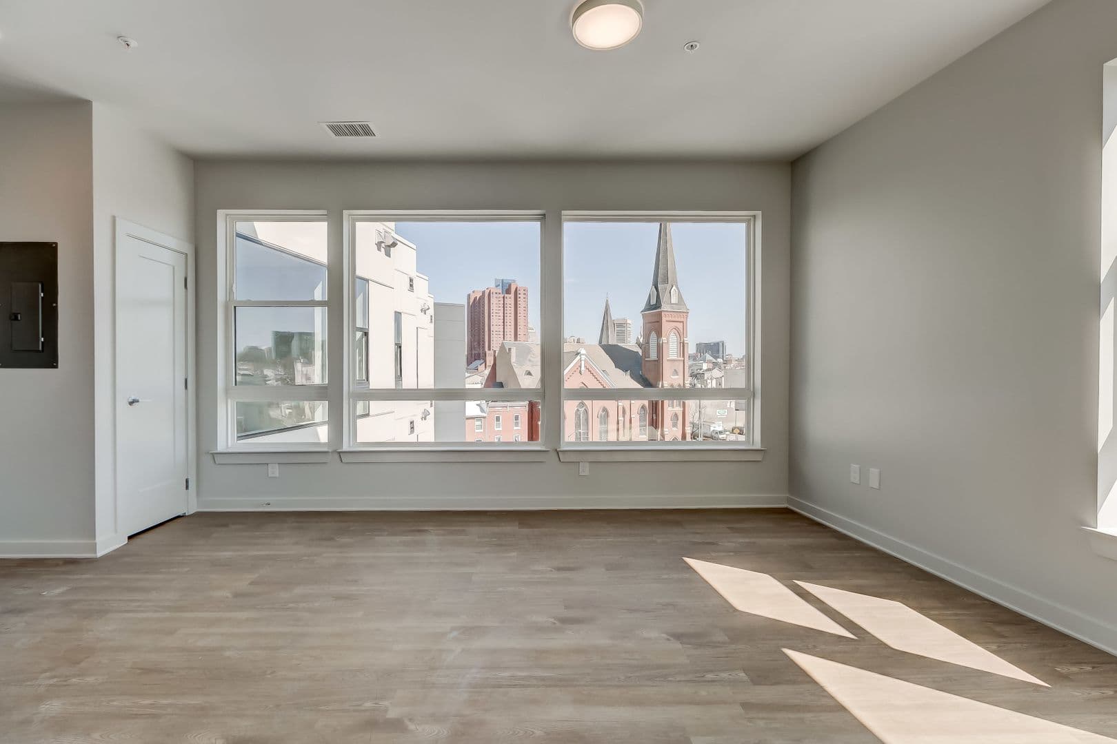 Baltimore Apartment: 115 W Hamburg