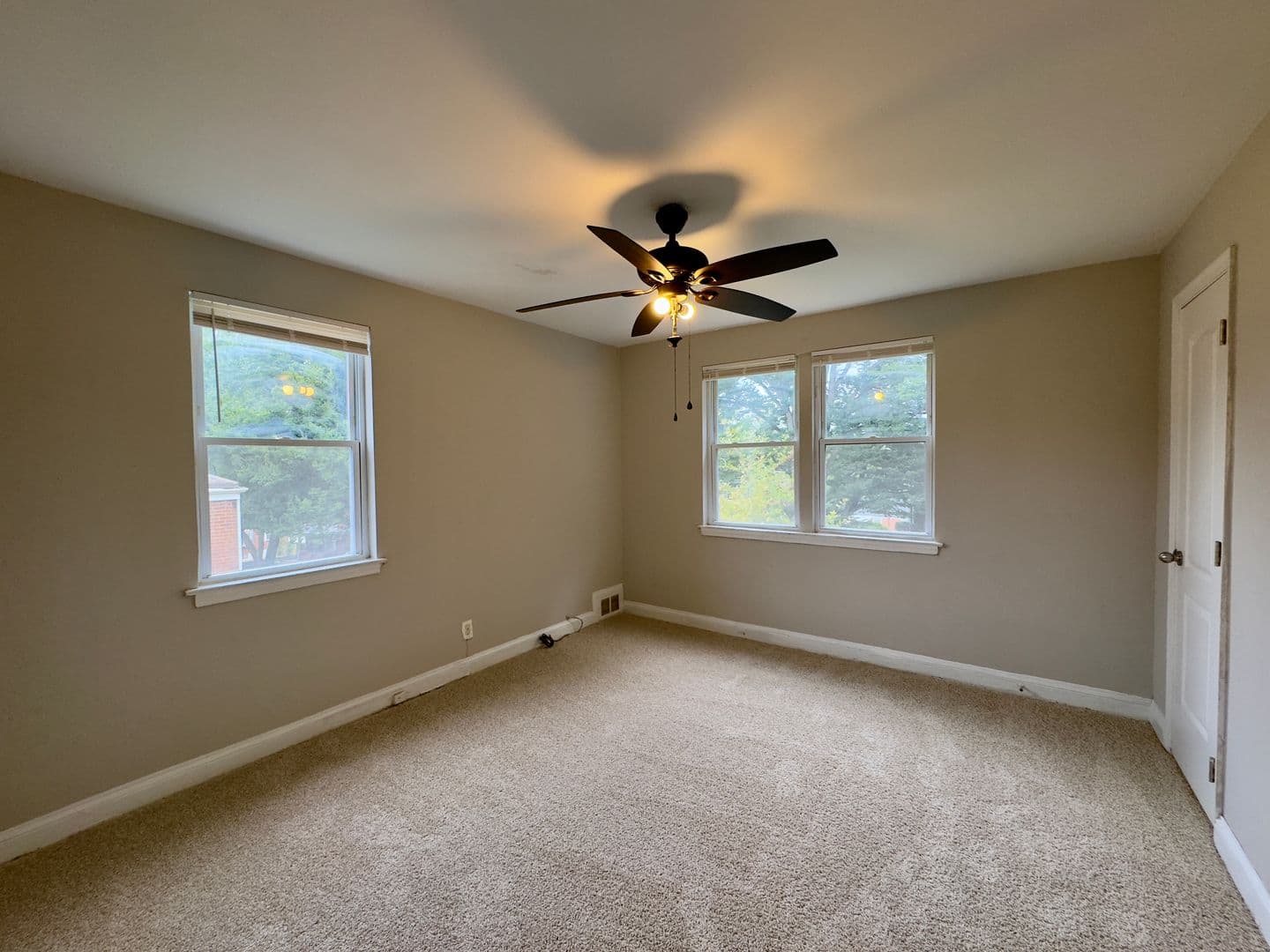 Baltimore Townhome: 5615 Belle Ave