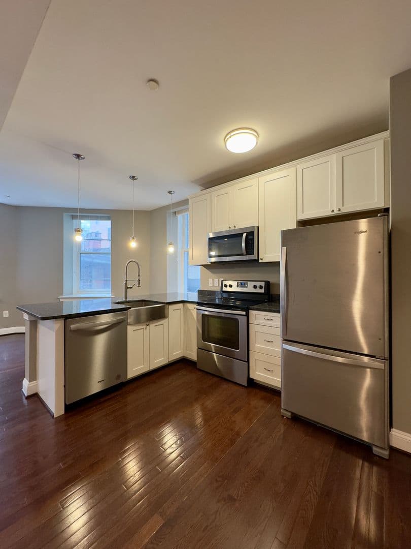 Baltimore Apartment: 208-210 E Redwood St
