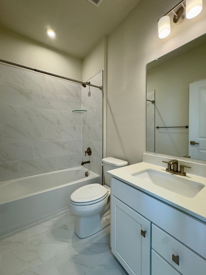 Baltimore Townhome: 2270 Waterfront Way