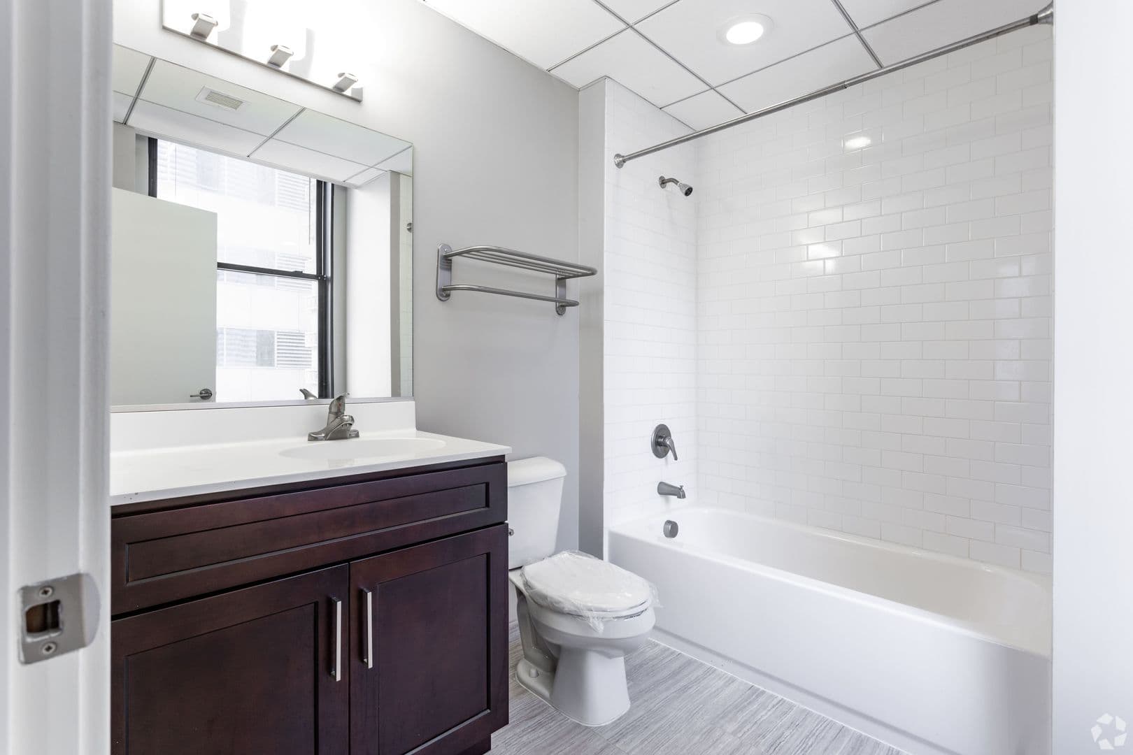 Baltimore Apartment: 10 N Calvert St