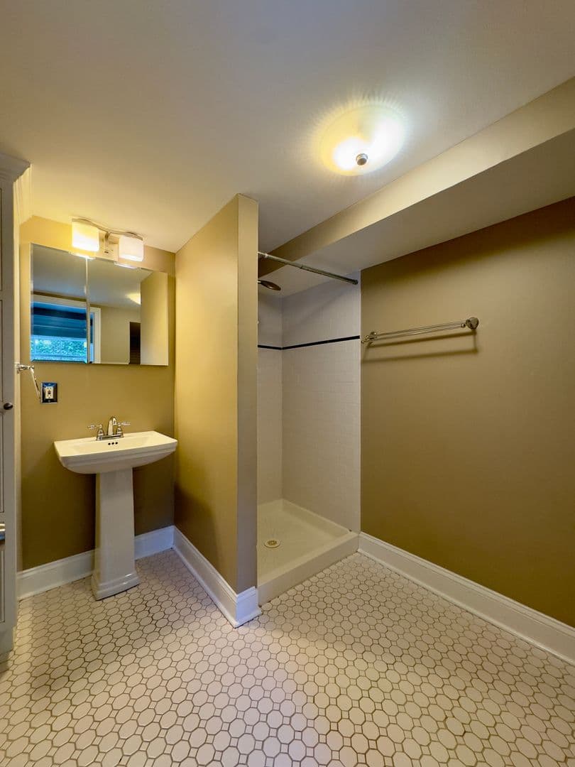 Baltimore House: 115 E Northern Pkwy