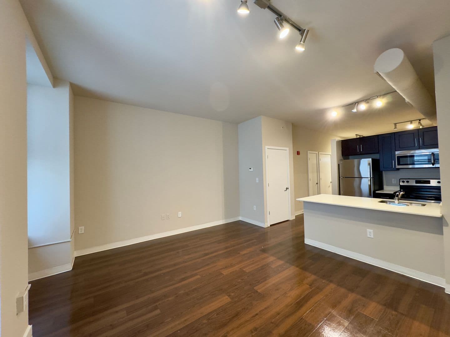 Baltimore Apartment: 10 N Calvert St