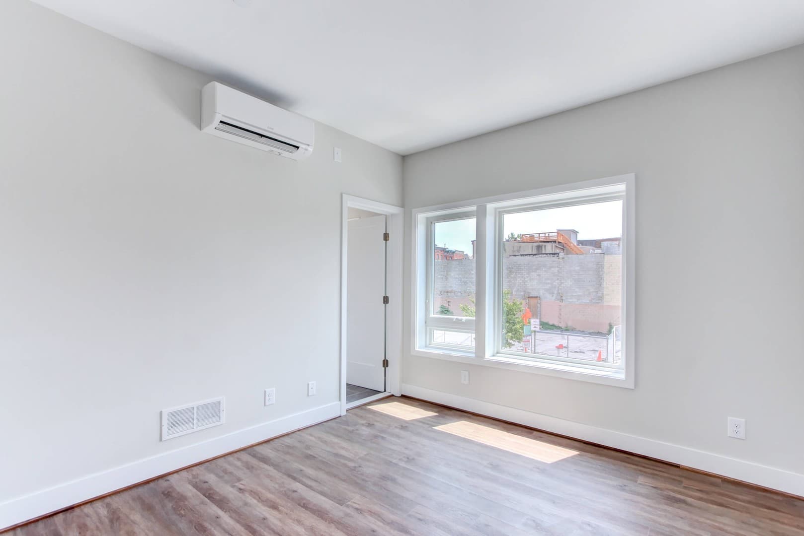 Baltimore Apartment: 1238 Light St