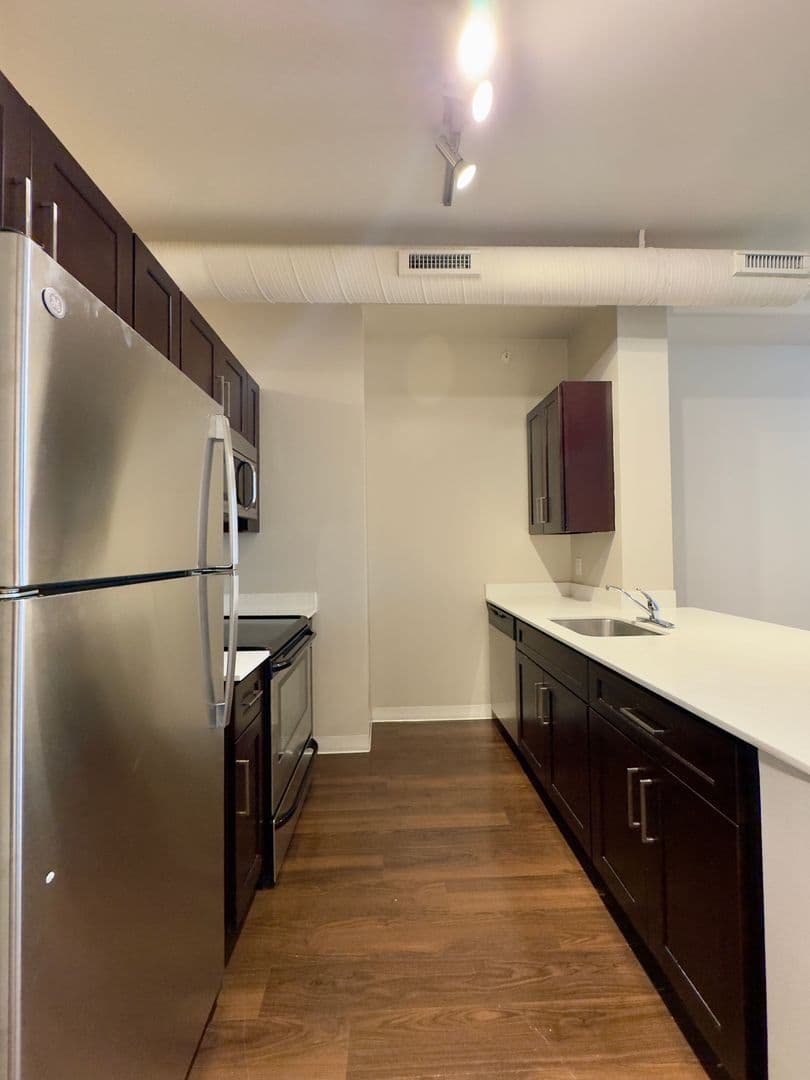 Baltimore Apartment: 10 N Calvert St