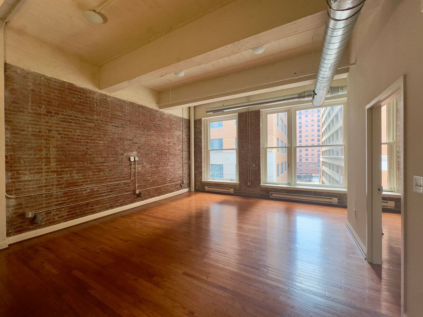 Baltimore Apartment: 311 W Baltimore St