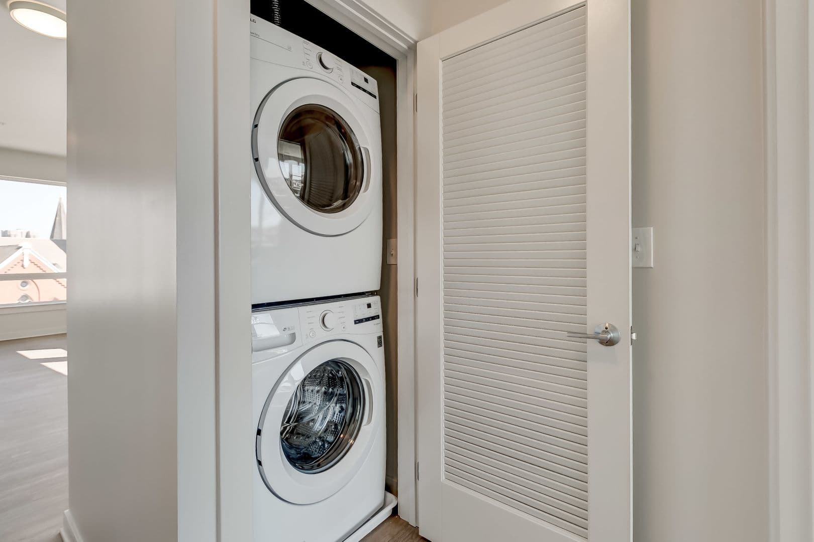 Baltimore Apartment: 115 W Hamburg