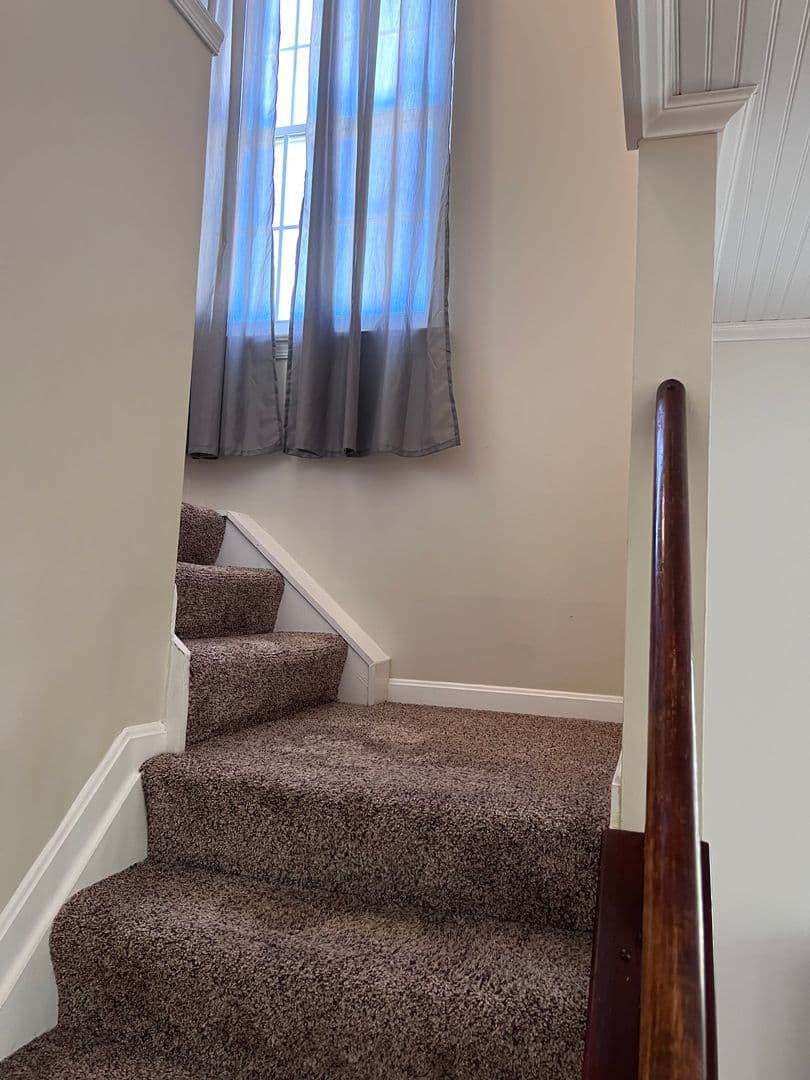 Nottingham Townhome: 14 Minte Dr