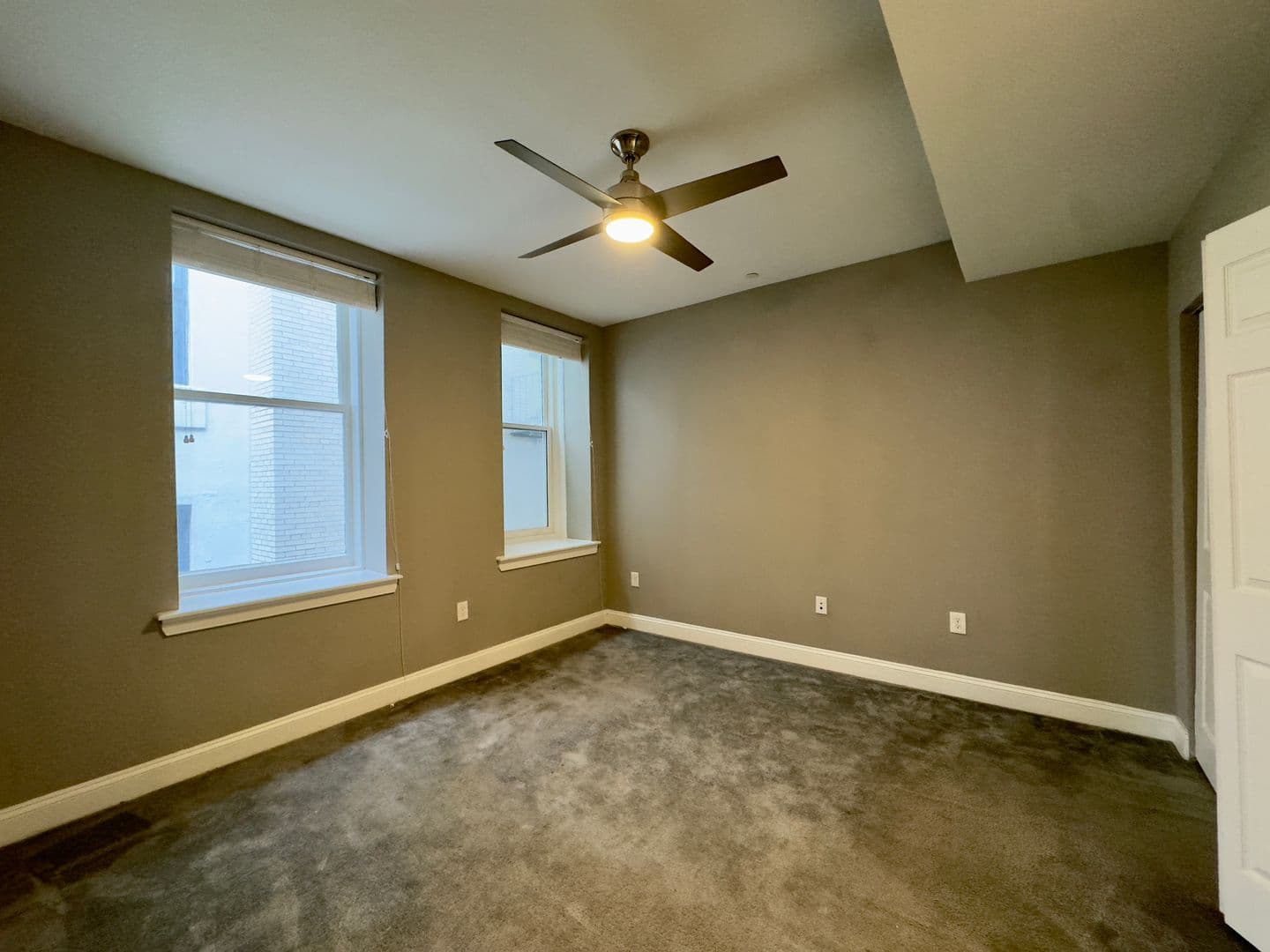 Baltimore Apartment: 208-210 E Redwood St