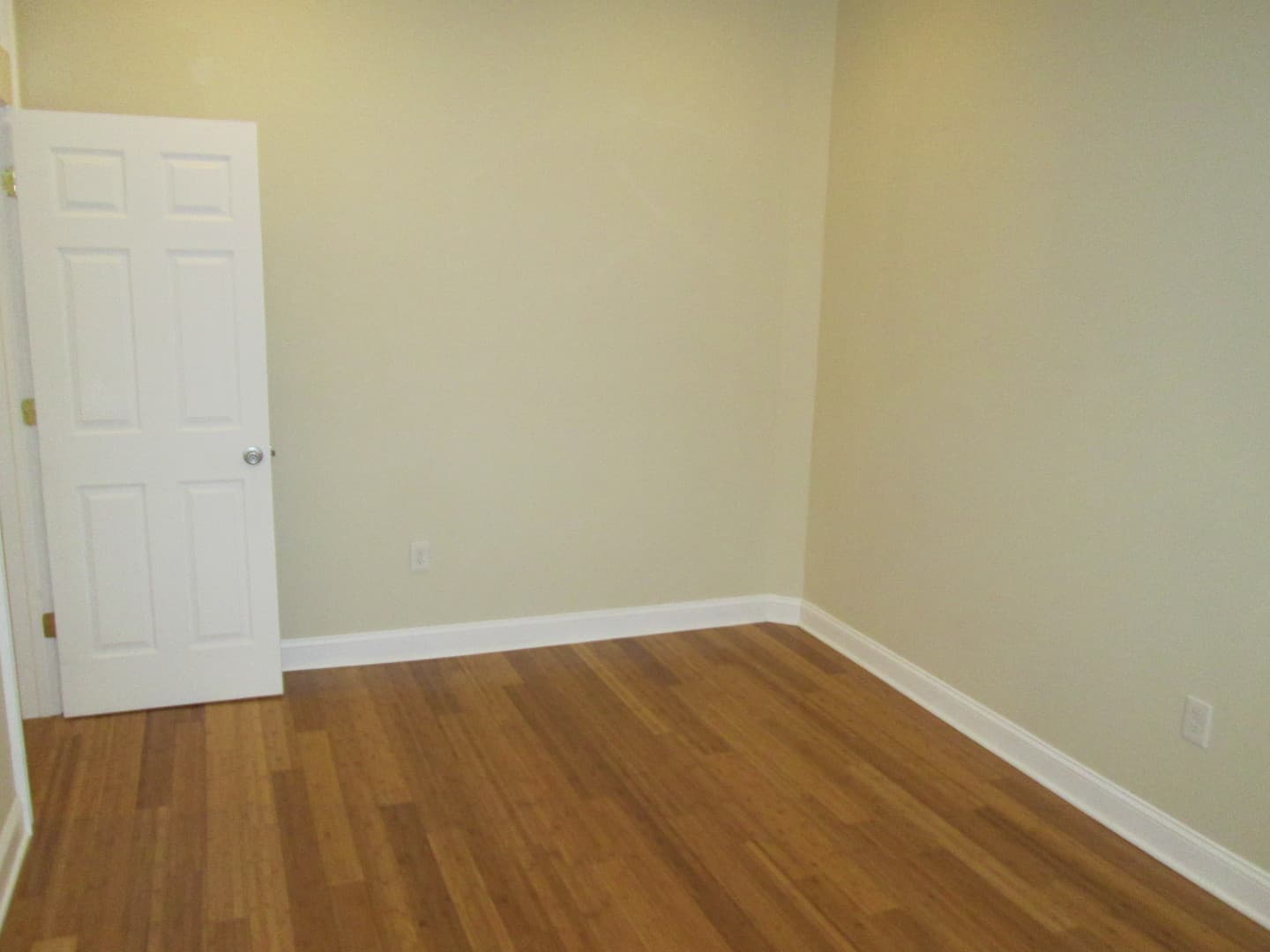 Baltimore Apartment: 817 Park Ave
