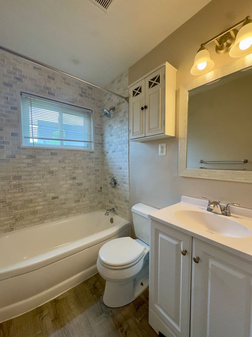 Parkville House: 8320 Old Harford Rd