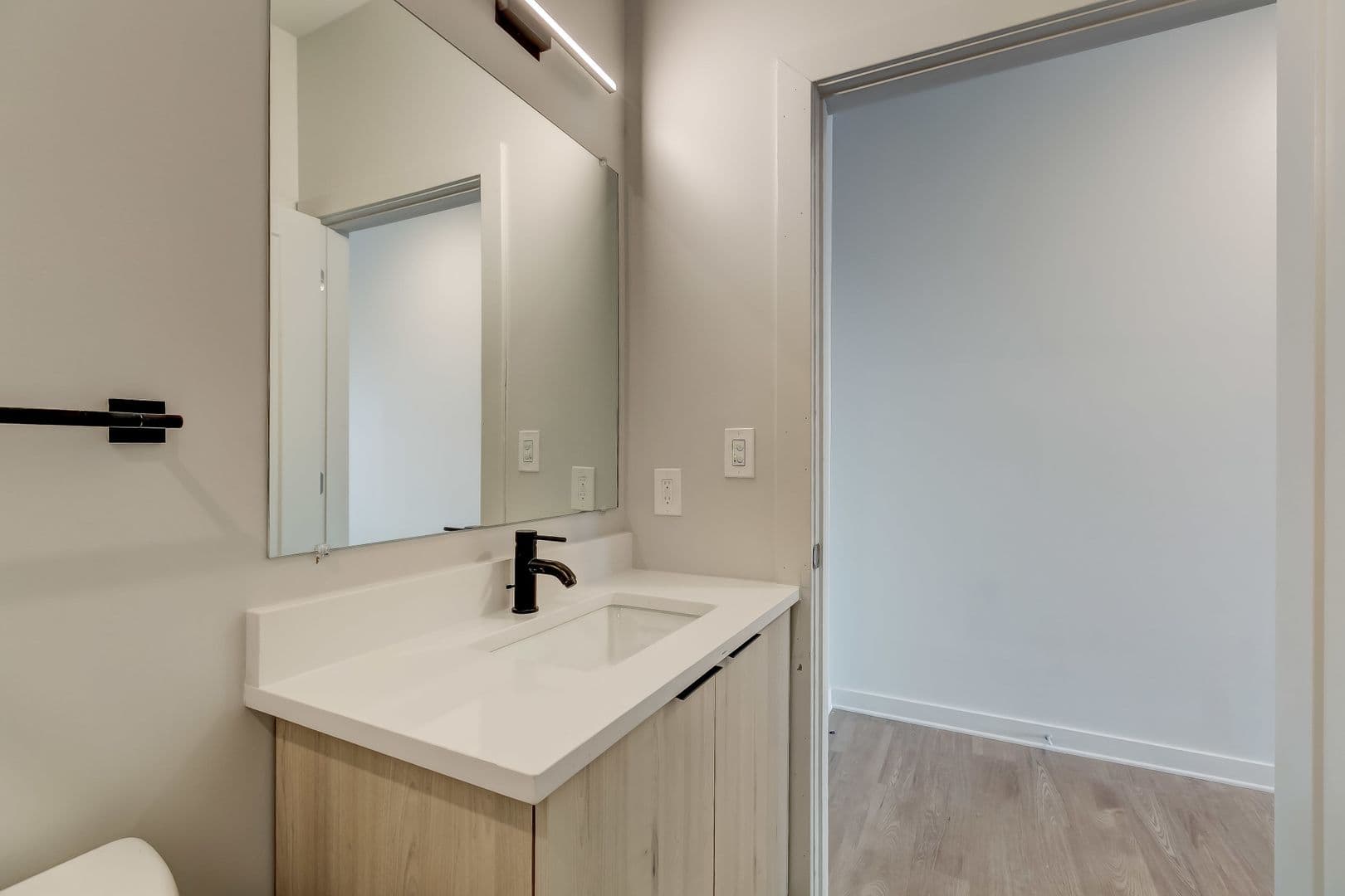 Baltimore Apartment: 115 W Hamburg