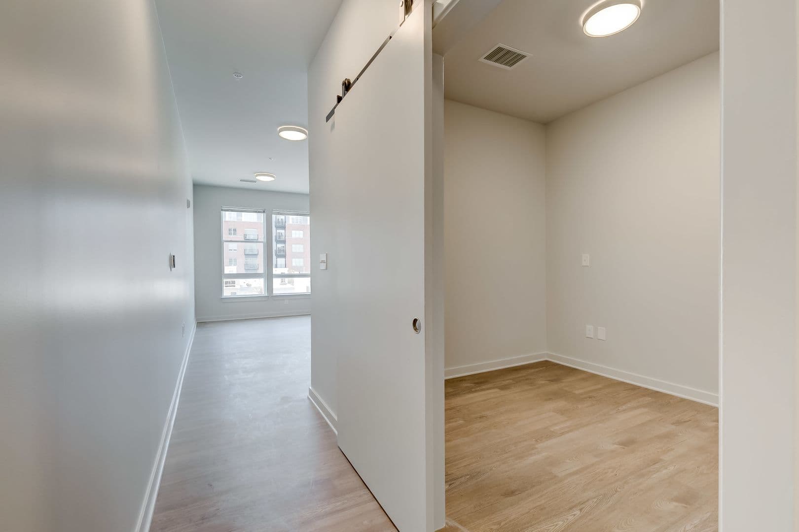 Baltimore Apartment: 115 W Hamburg