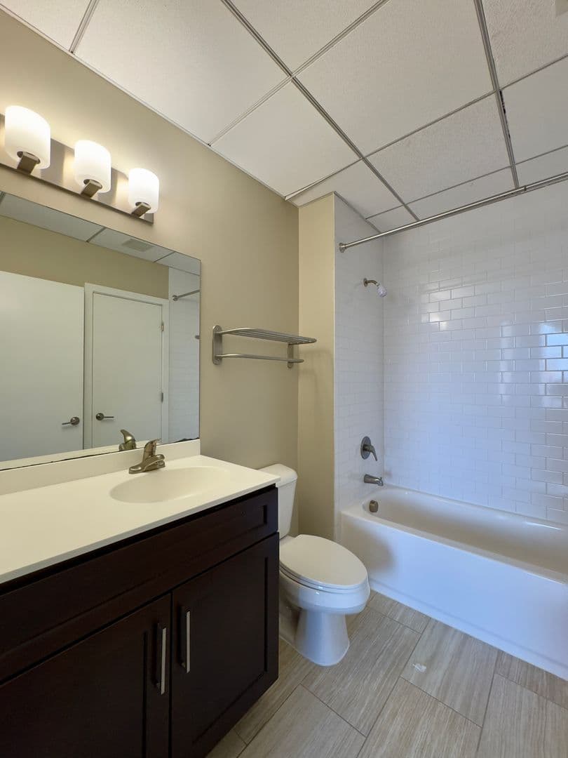 Baltimore Apartment: 10 N Calvert St