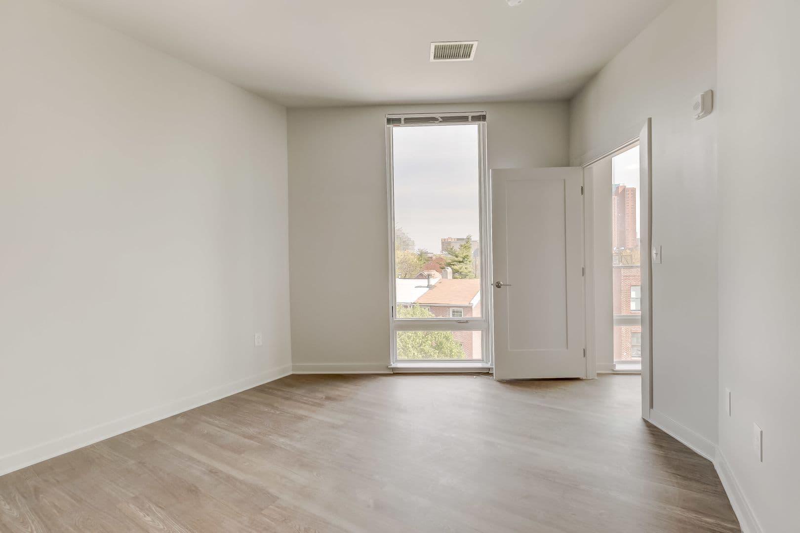 Baltimore Apartment: 115 W Hamburg