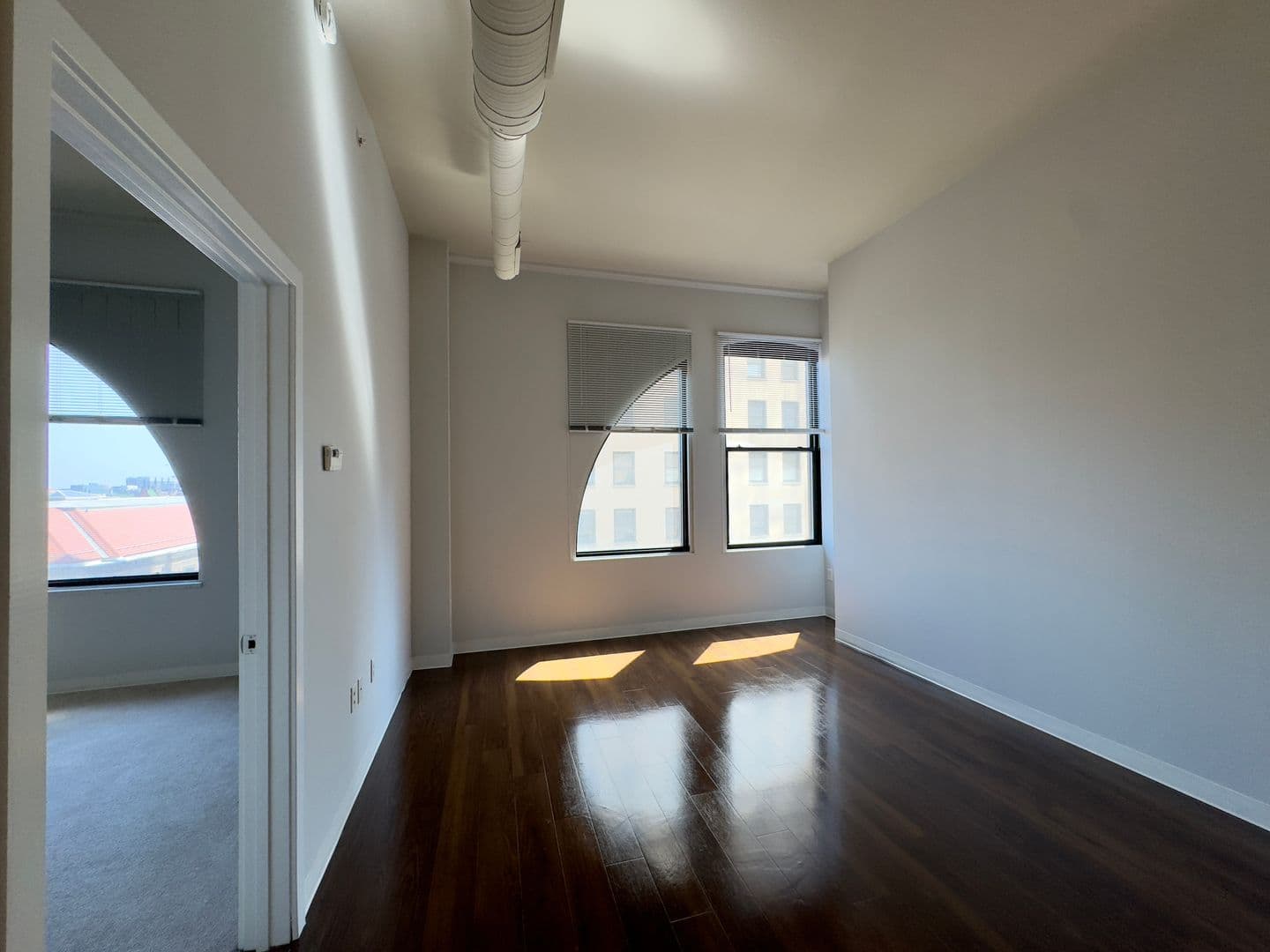 Baltimore Apartment: 10 N Calvert St
