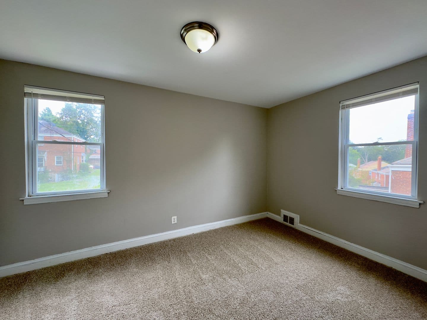 Baltimore Townhome: 5615 Belle Ave