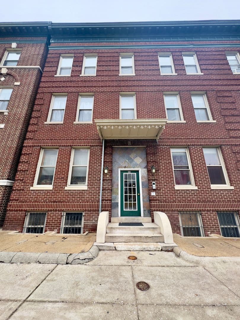 Baltimore Apartment: 2401 Brookfield Ave