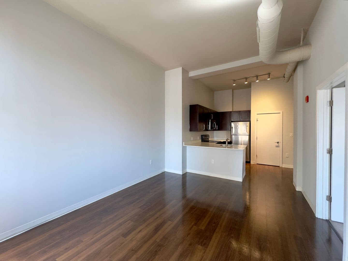 Baltimore Apartment: 10 N Calvert St