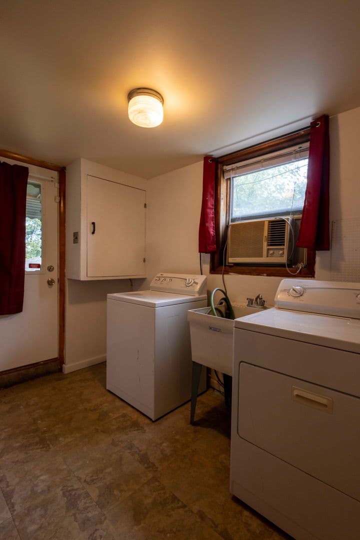 Baltimore Apartment: 4806 Sipple Ave