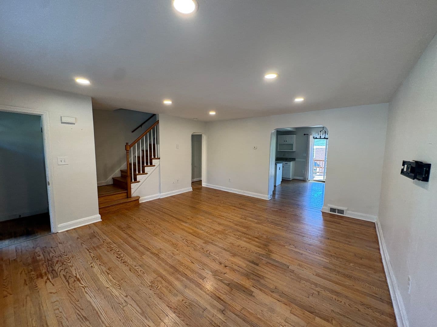 Towson Townhome: 8153 Glen Gary Rd