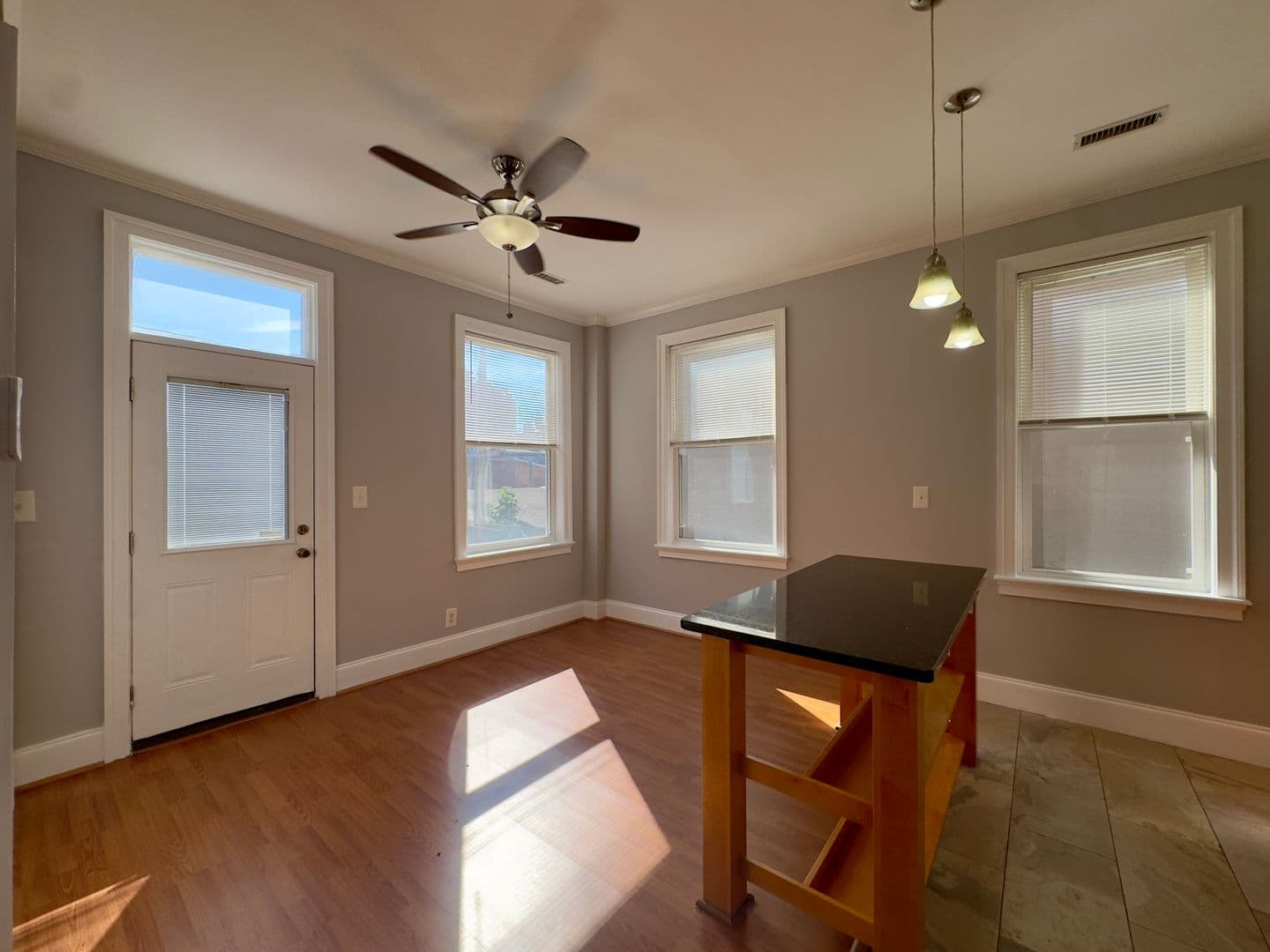 Baltimore Apartment: 817 Park Ave