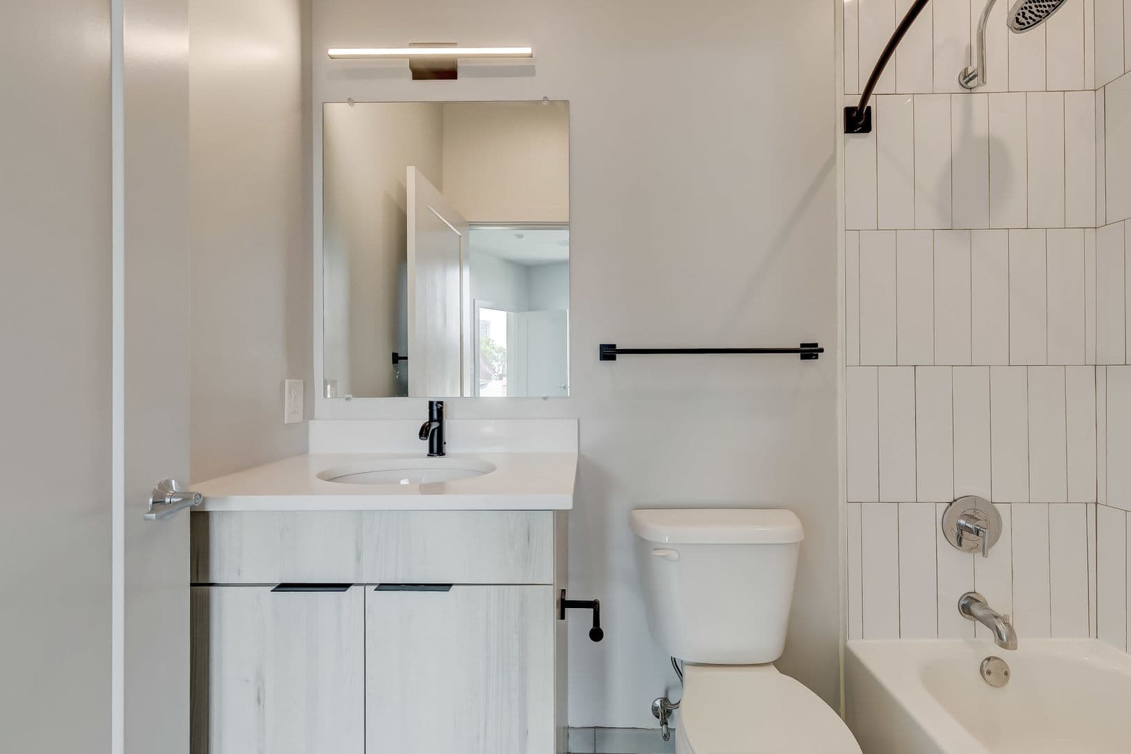 Baltimore Apartment: 115 W Hamburg