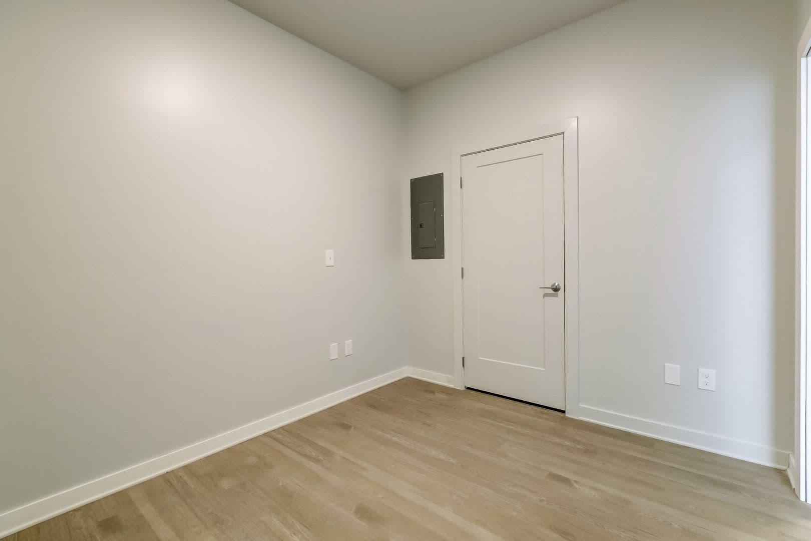 Baltimore Apartment: 115 W Hamburg