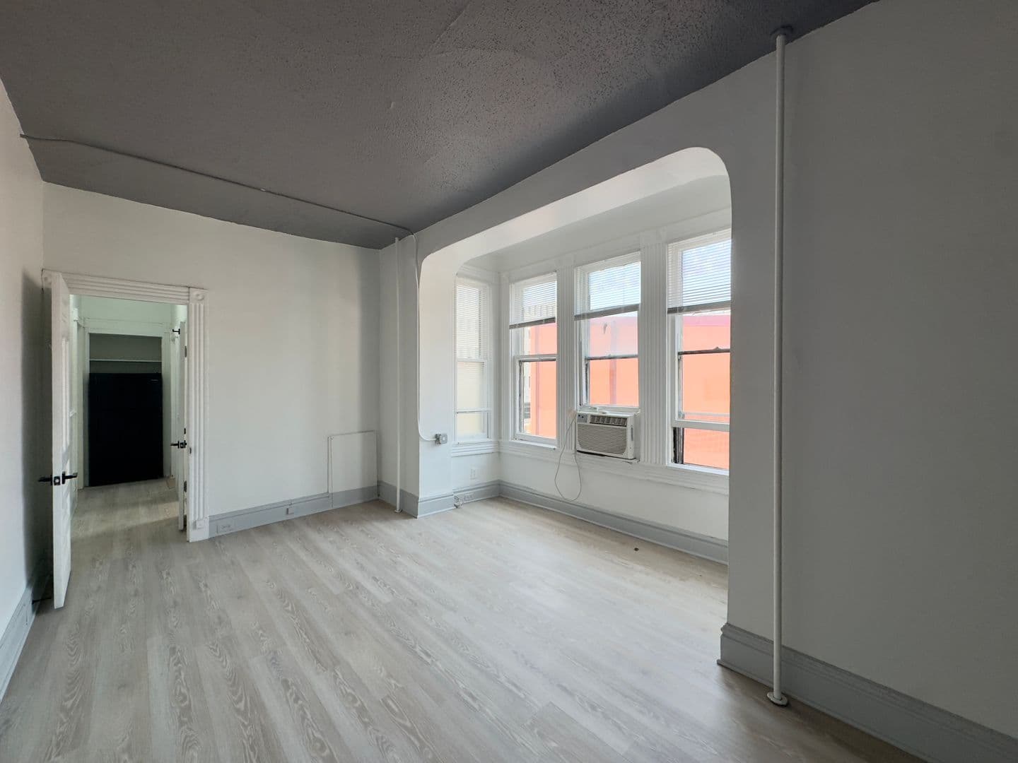 Baltimore Apartment: 4 & 10 E Biddle Street