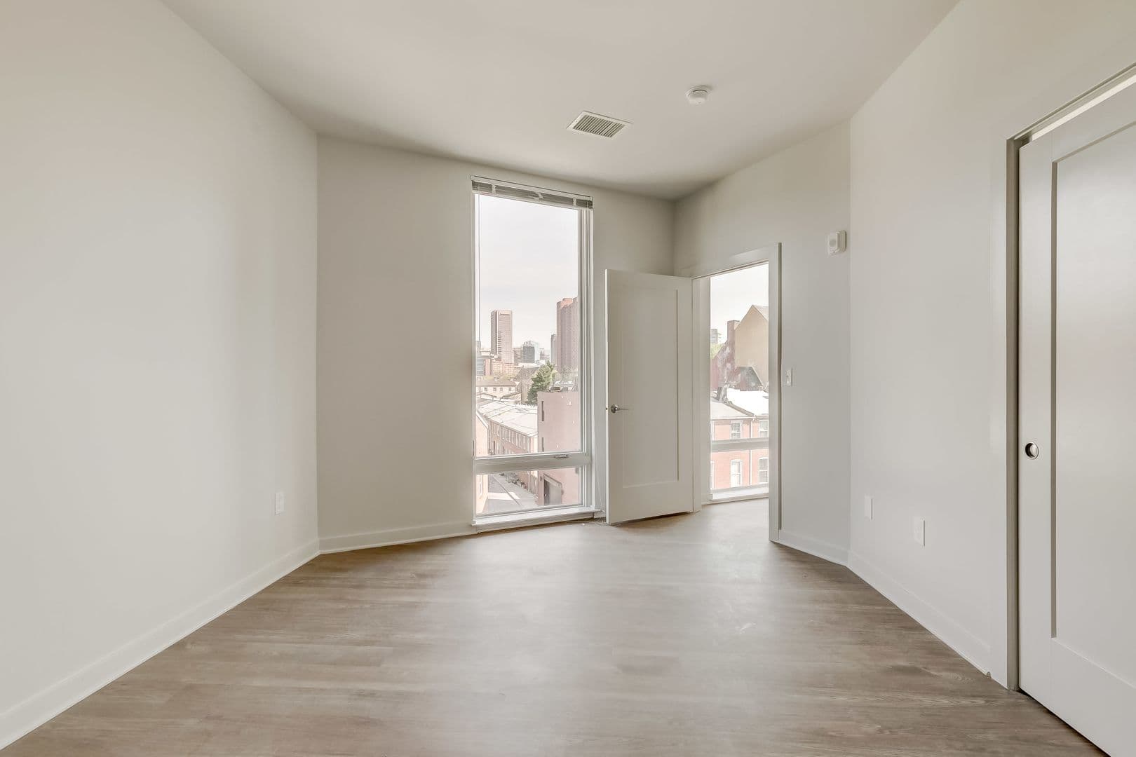 Baltimore Apartment: 115 W Hamburg