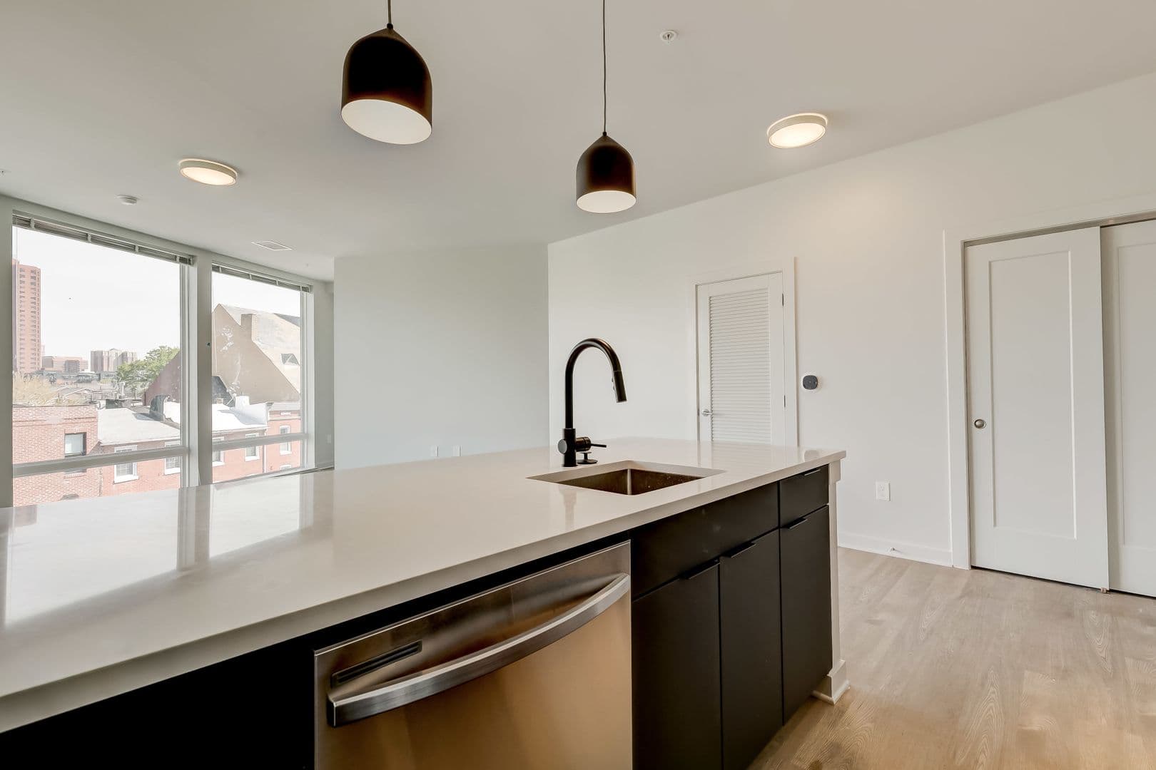 Baltimore Apartment: 115 W Hamburg
