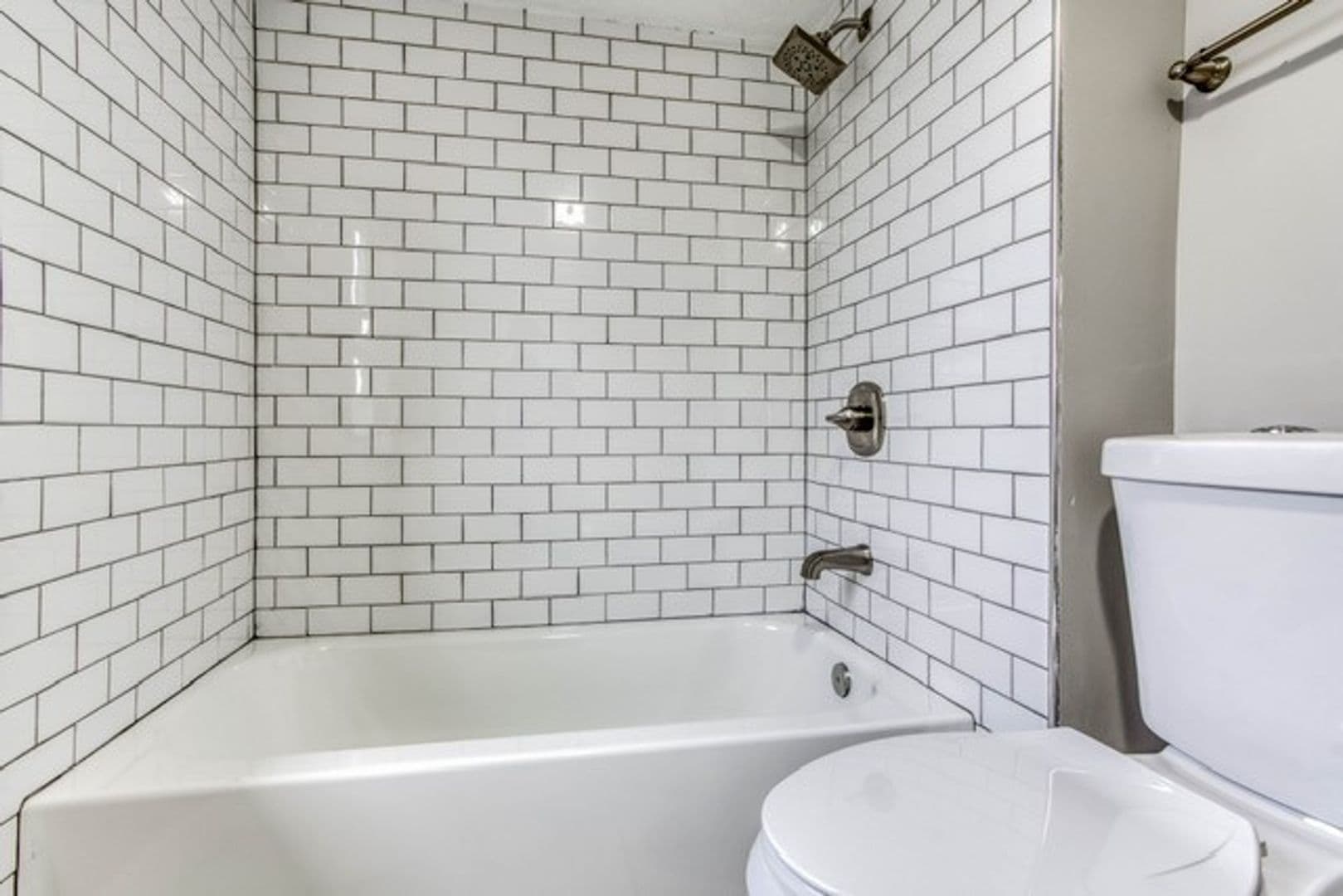 Baltimore Apartment: 102 S Wolfe Street