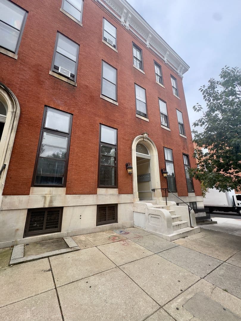 Baltimore Apartment: 1322-1324 Eutaw Pl