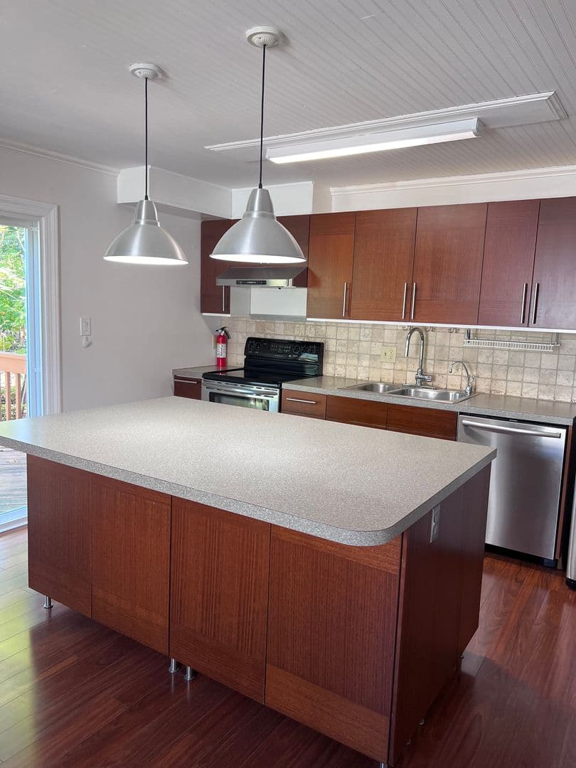 Nottingham Townhome: 14 Minte Dr
