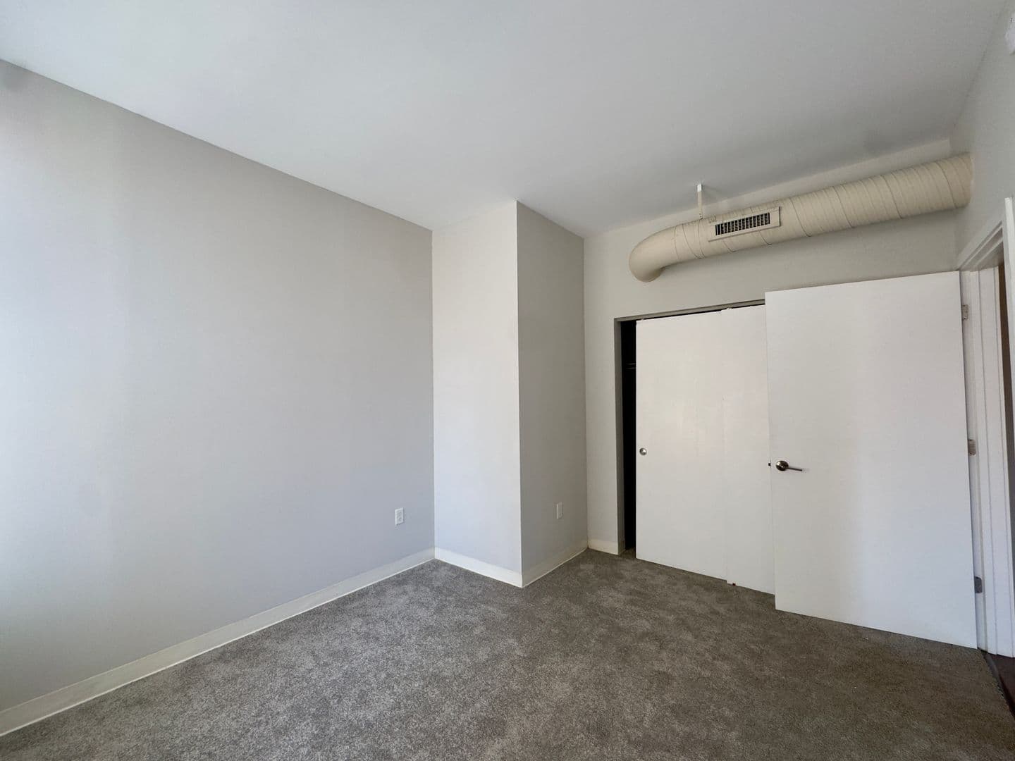 Baltimore Apartment: 10 N Calvert St