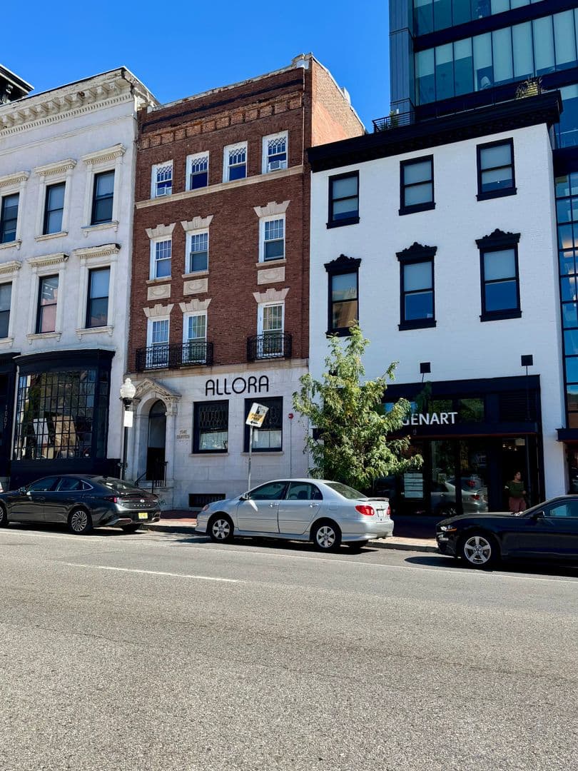 Baltimore Apartment: 1005 N Charles St