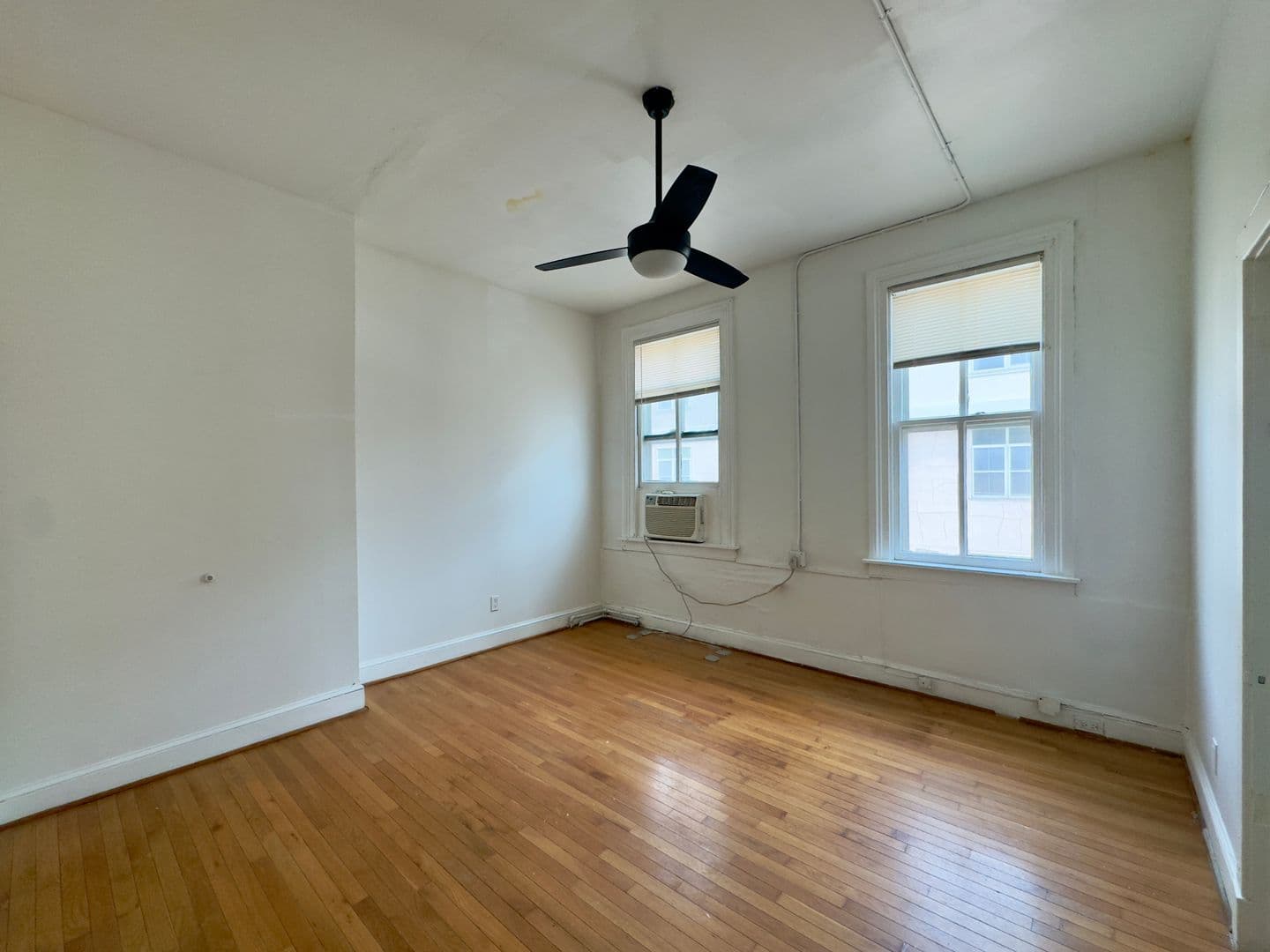 Baltimore Apartment: 4 & 10 E Biddle Street
