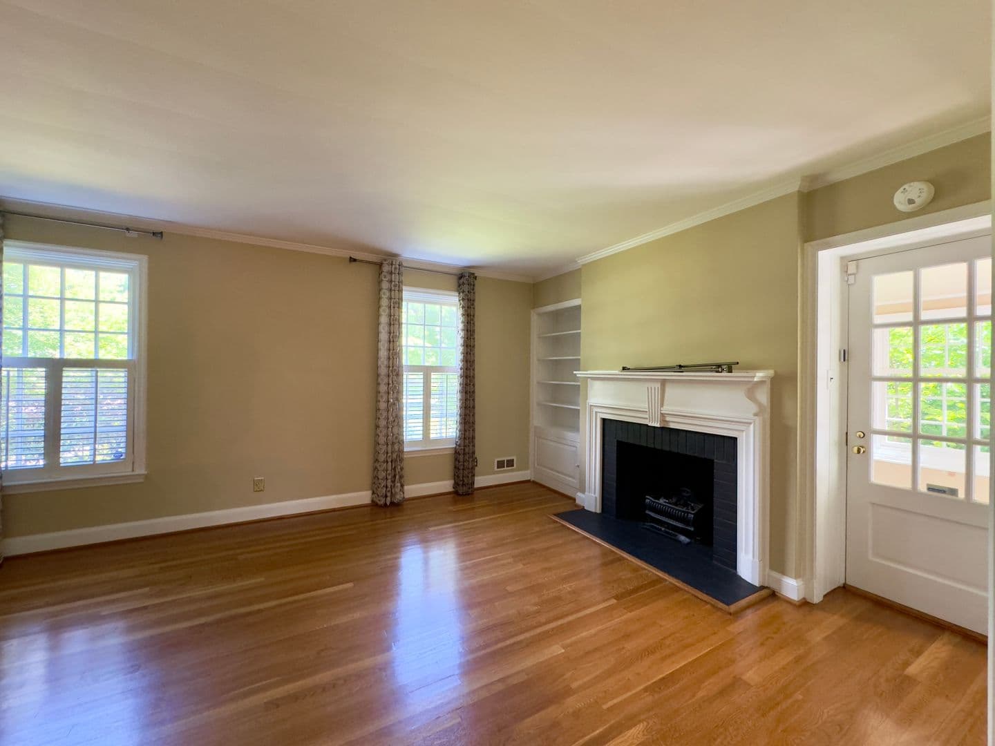 Baltimore House: 115 E Northern Pkwy